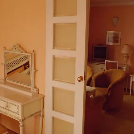 Hotel Monica