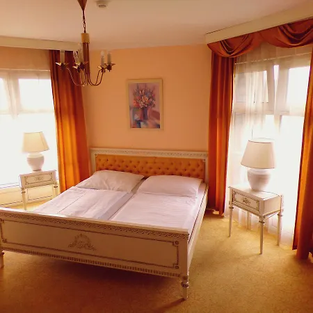 Hotel Monica
