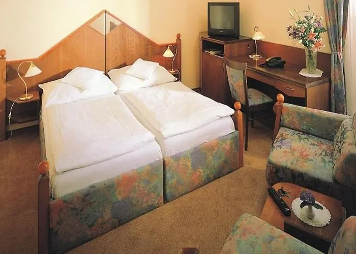 Monica Hotel