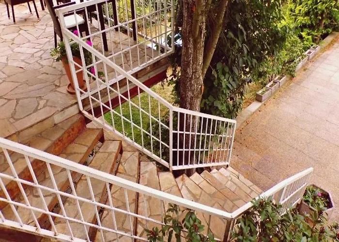 Monica Hotel