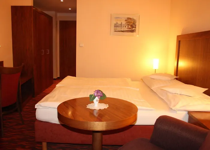Monica 3* Praha