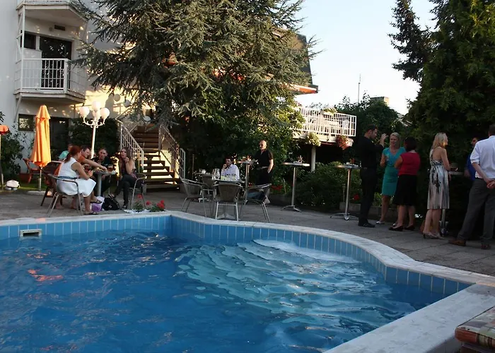 Monica Hotel 3*