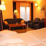 Monica Otel Prag