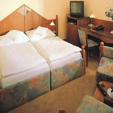 Monica Hotel