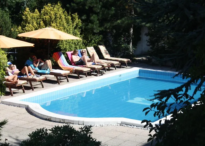 Monica Hotel 3*